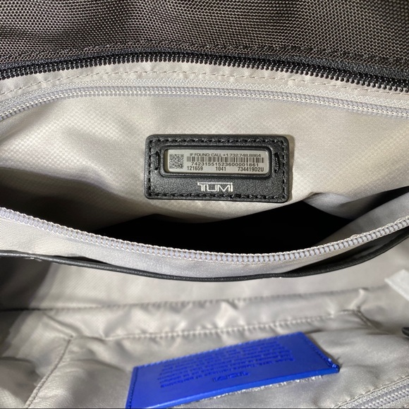 Sold! NWT! Tumi Nell Tote Black - Picture 7 of 8